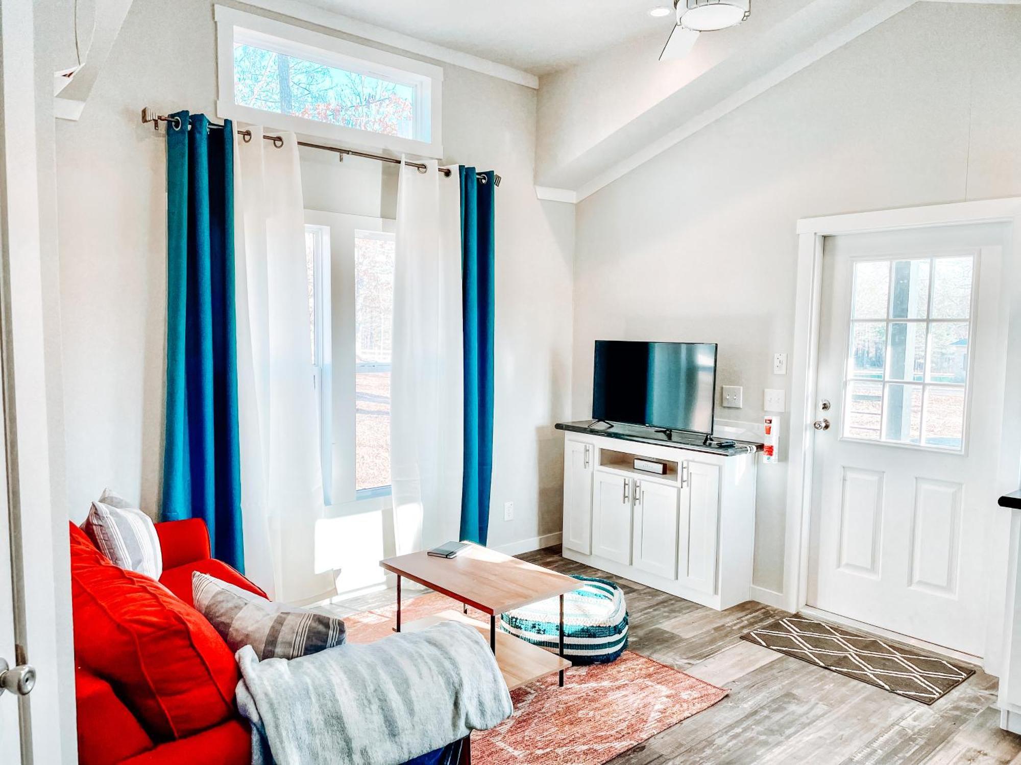 Private Tiny Home Royal Ridge Getaway Εξωτερικό φωτογραφία